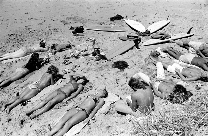 gangSurfers_boys_girls_Lorne_1975
